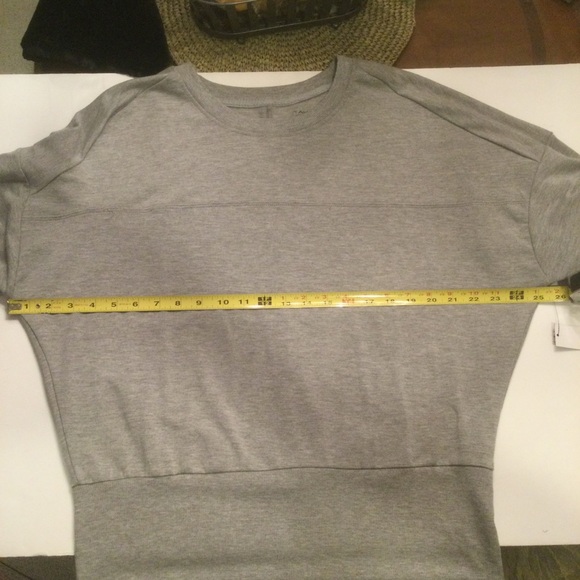 Tahari Sport Gray Pullover Relaxed Fit Lightweight Sweatshirt Size L - Picture 8 of 9